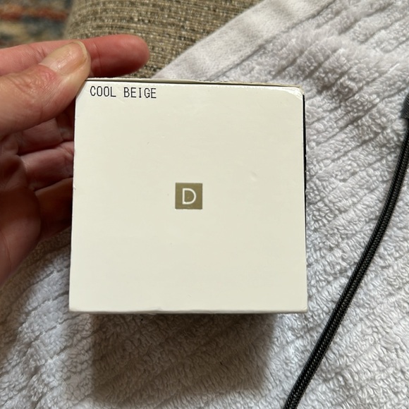 Dermablend Loose Setting Powder, Original, 1 Ounce - Picture 2 of 14